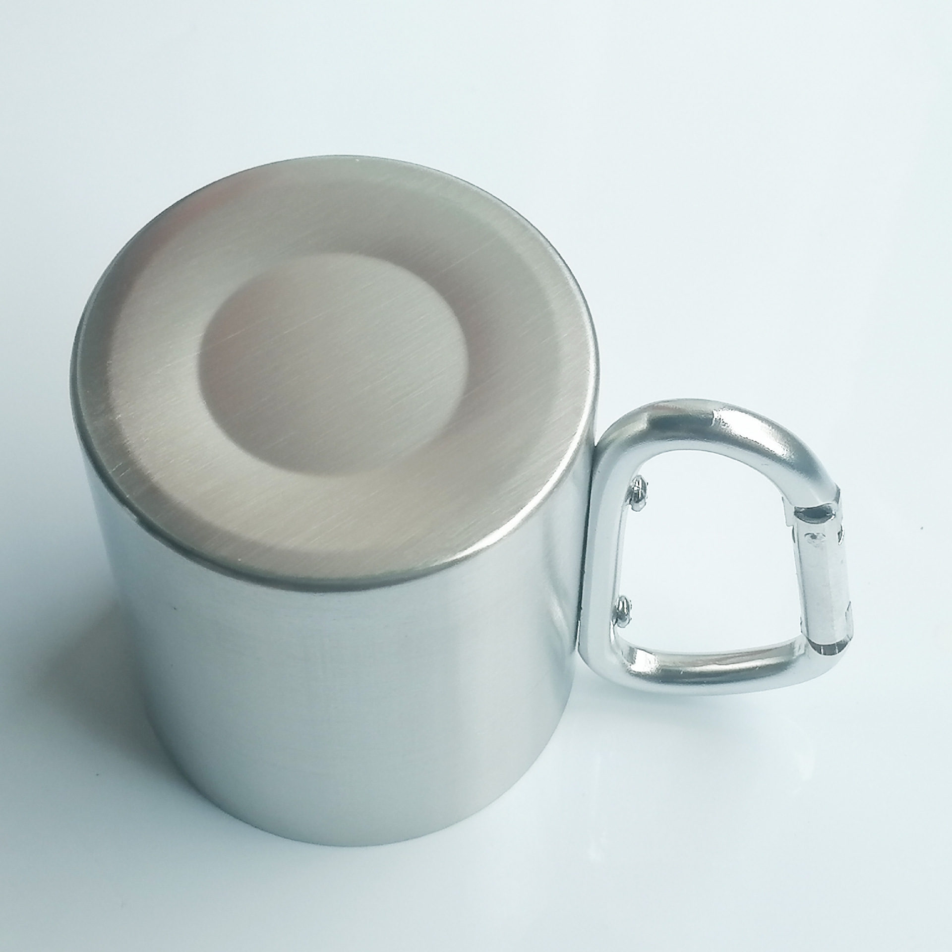 Suministro de acero inoxidable doble capa estudiante niños acampar al aire libre mosquetón portátil taza de agua taza de leche taza de café