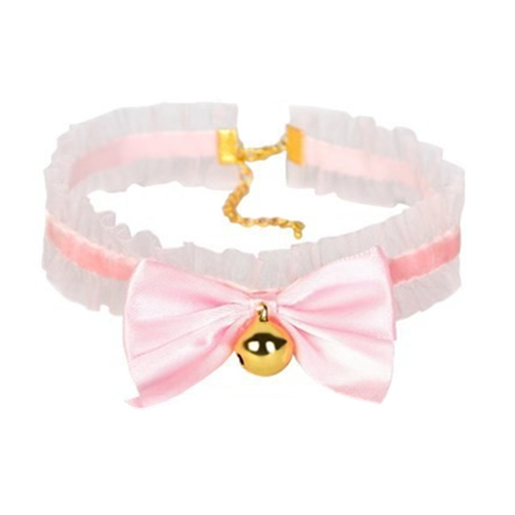 Pink lace collar