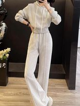 加绒加厚休闲运动套装女冬洋气显瘦减龄短款连帽卫衣阔腿裤两件套