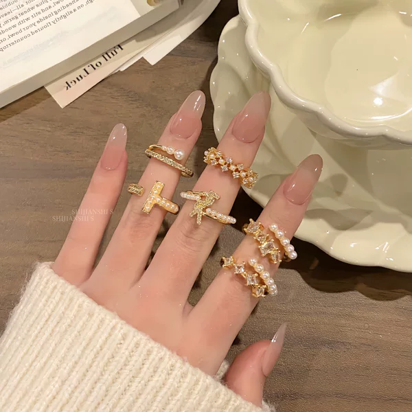 "Fairy's Private Pearl" Gentle French-Style Beaded Niche Elegant Rhombus Ring for Women, Lace Elegant Index Finger Ring