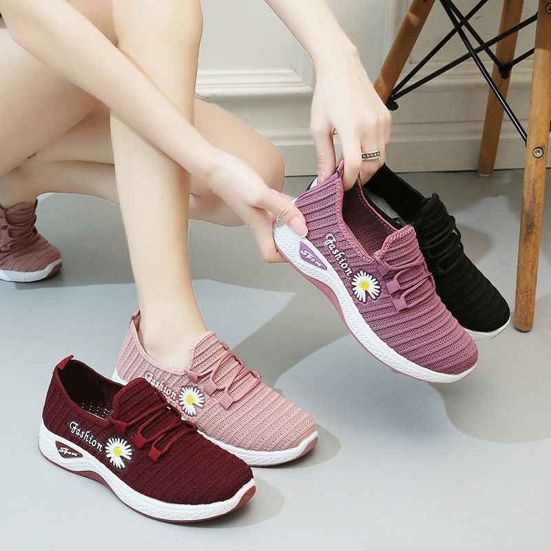 2026 Summer New Style Breathable Fly-Knit Women's Shoes, Lightweight Soft-Soled Casual Sports Shoes, Women's Mesh Shoes, Versatile Running Shoes