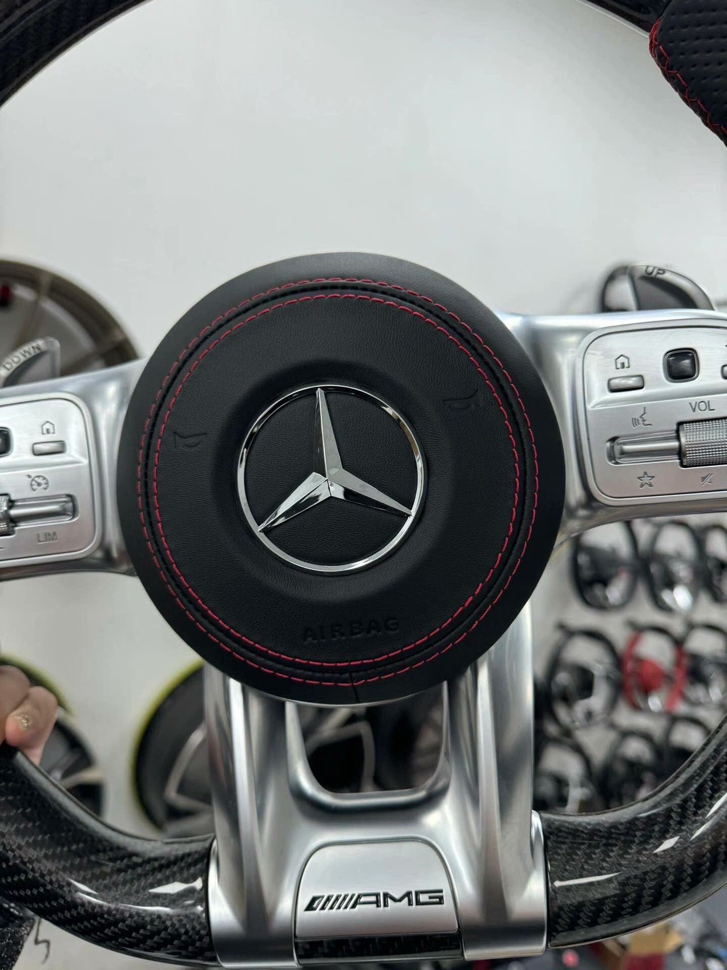 Mercedes-Benz 809 steering wheel assembly, old model upgraded to new AMG8 carbon fiber steering wheel assembly, complete set