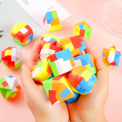 孔明錠魯班錠全セットの子供の知能を合わせて24個のロックを解除します。