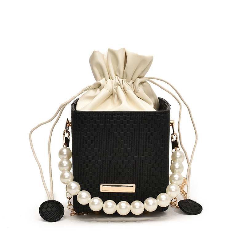 Bolso de mano de mujer de arte de moda con cadena de perlas 2024 nuevo estilo hermoso bolso de cubo de diamante minimalista bolso de mochila