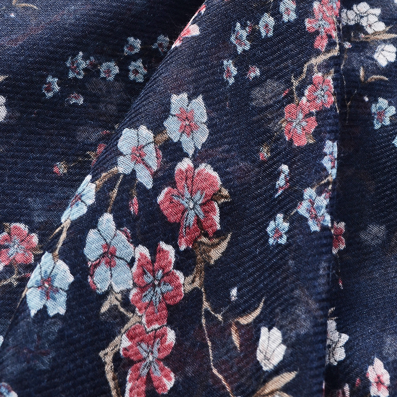 Comercio exterior transfronterizo elegante simple ciruela decoración algodón y lino sensación bufanda borla bufanda delgada bufanda de viaje foto