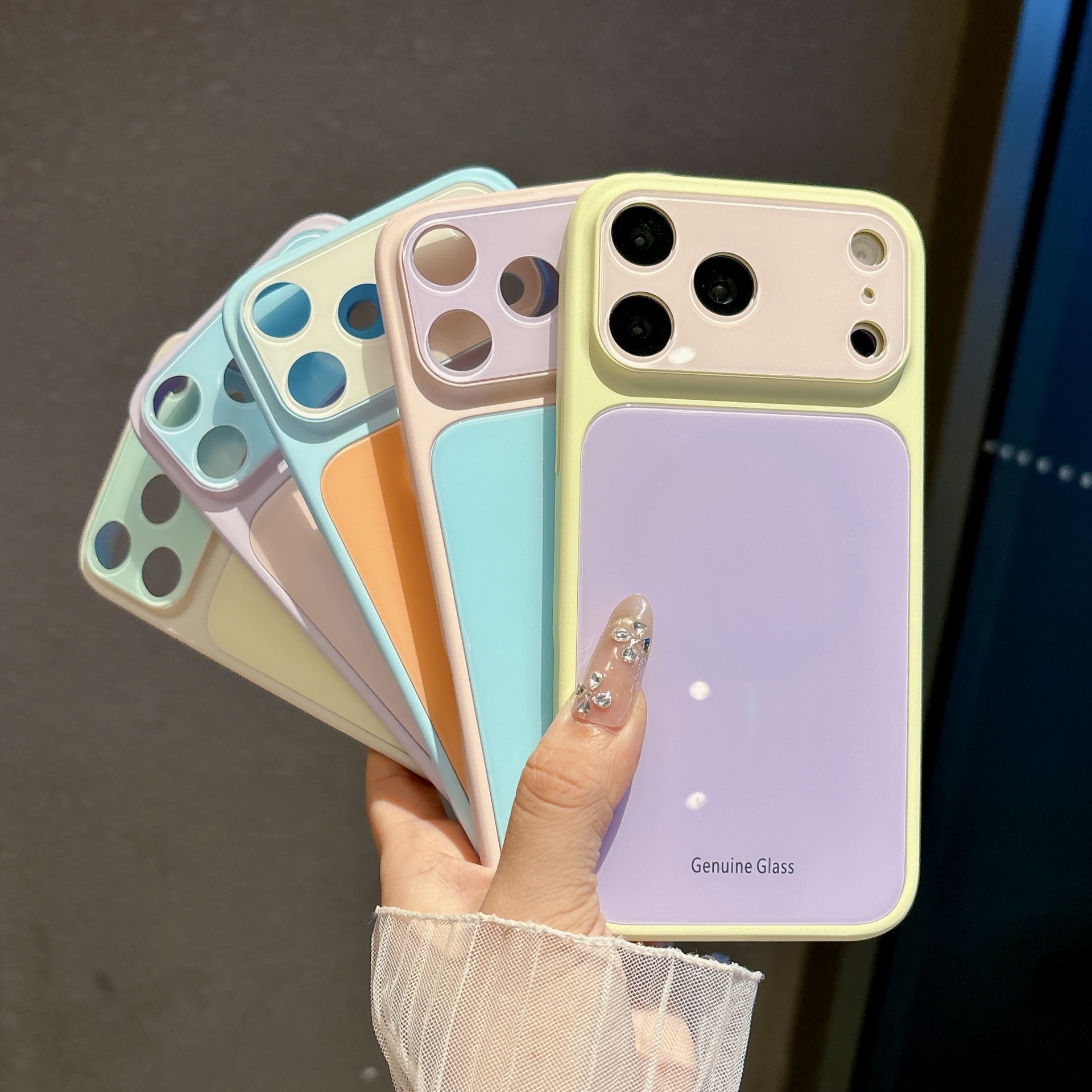 Suitable for Iphone17Promax Apple Mobile Phone Case, Contrasting Color Dopamine Color, Magnetic Suction 16 Anti-Fall Protective Cover