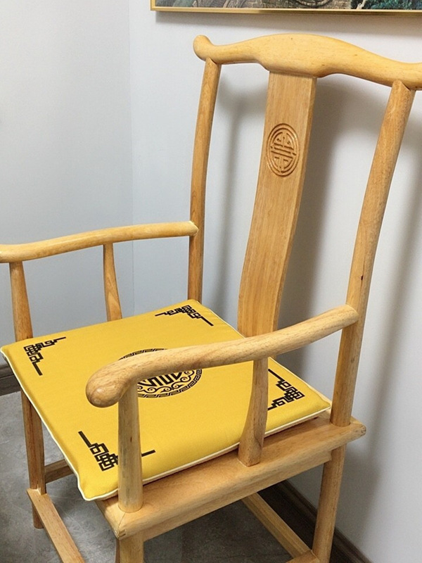 Rubber Wood Official Hat Chair with Solid Wood Backrest and Armrests, Home-Use Vintage Dining Chair, Chinese-Style Antique Chair, Bulk White Embryo