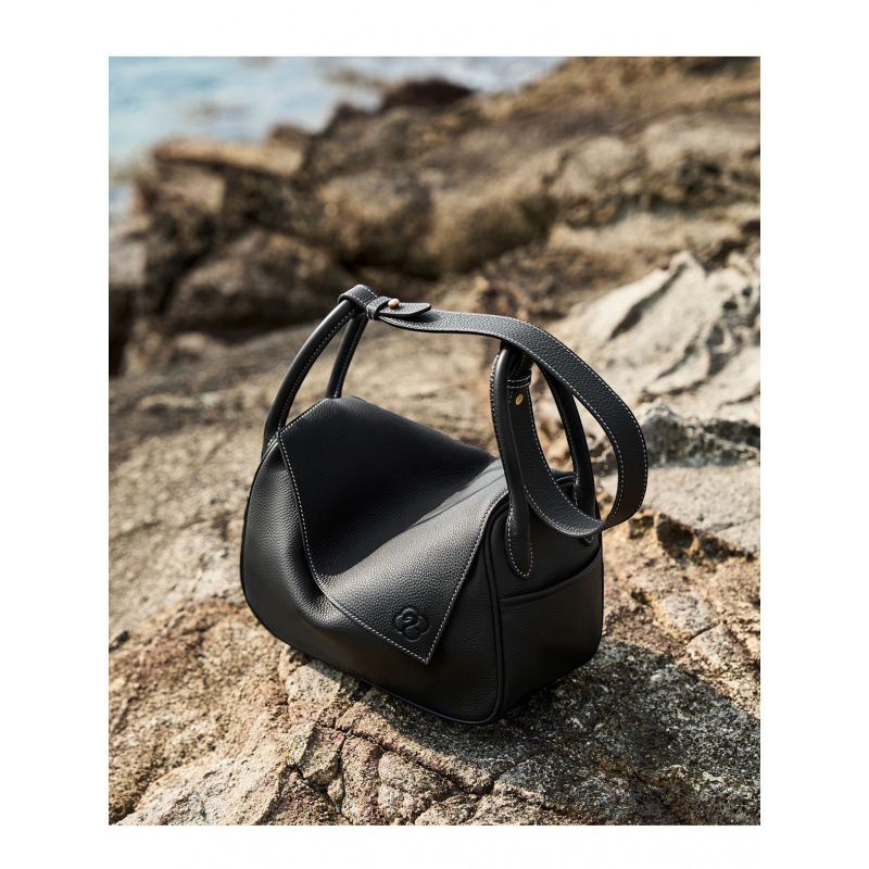 Top-Grain Underarm Work Bag