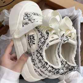 小白鞋女款2025冬季新款厚底帆布鞋百搭原创小香风休闲板鞋乞丐鞋