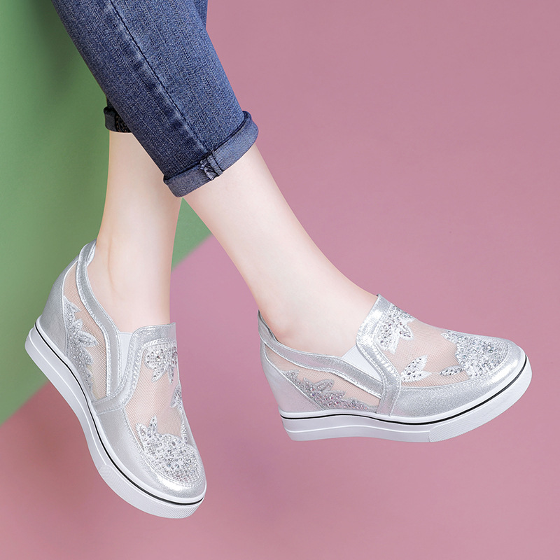 Giày sneaker nữ lưới thoáng khí tăng chiều cao bên trong mùa xuân hè 2024 — JST 9131 trắng [kiểu tăng chiều cao bên trong], ML 6x252 trắng [tăng chiều cao bên trong], ML 6x252 Bạc [tăng chiều cao bên trong], JST 11068 trắng [kiểu tăng chiều cao bên trong]