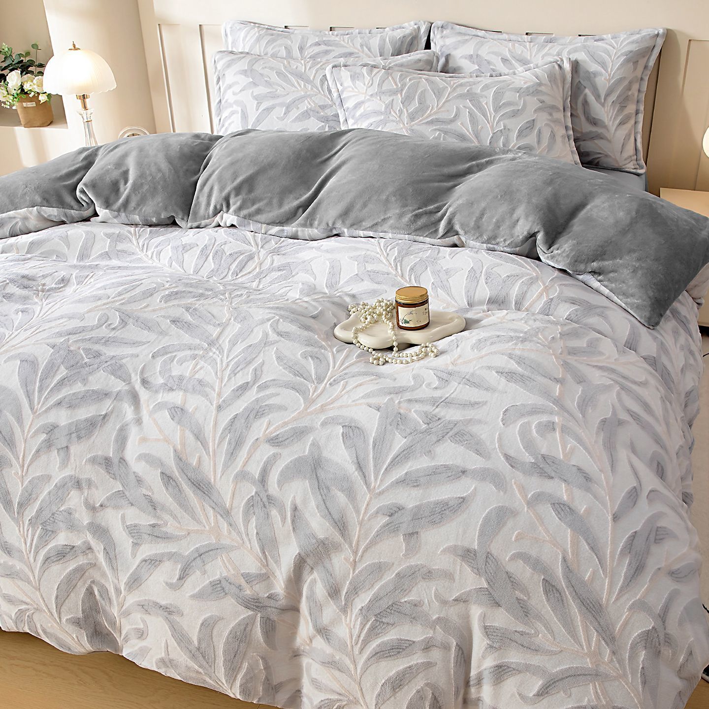 Leche de invierno cama de peluche de cuatro piezas con flange de coral tallado sábanas de peluche de invierno de tres piezas