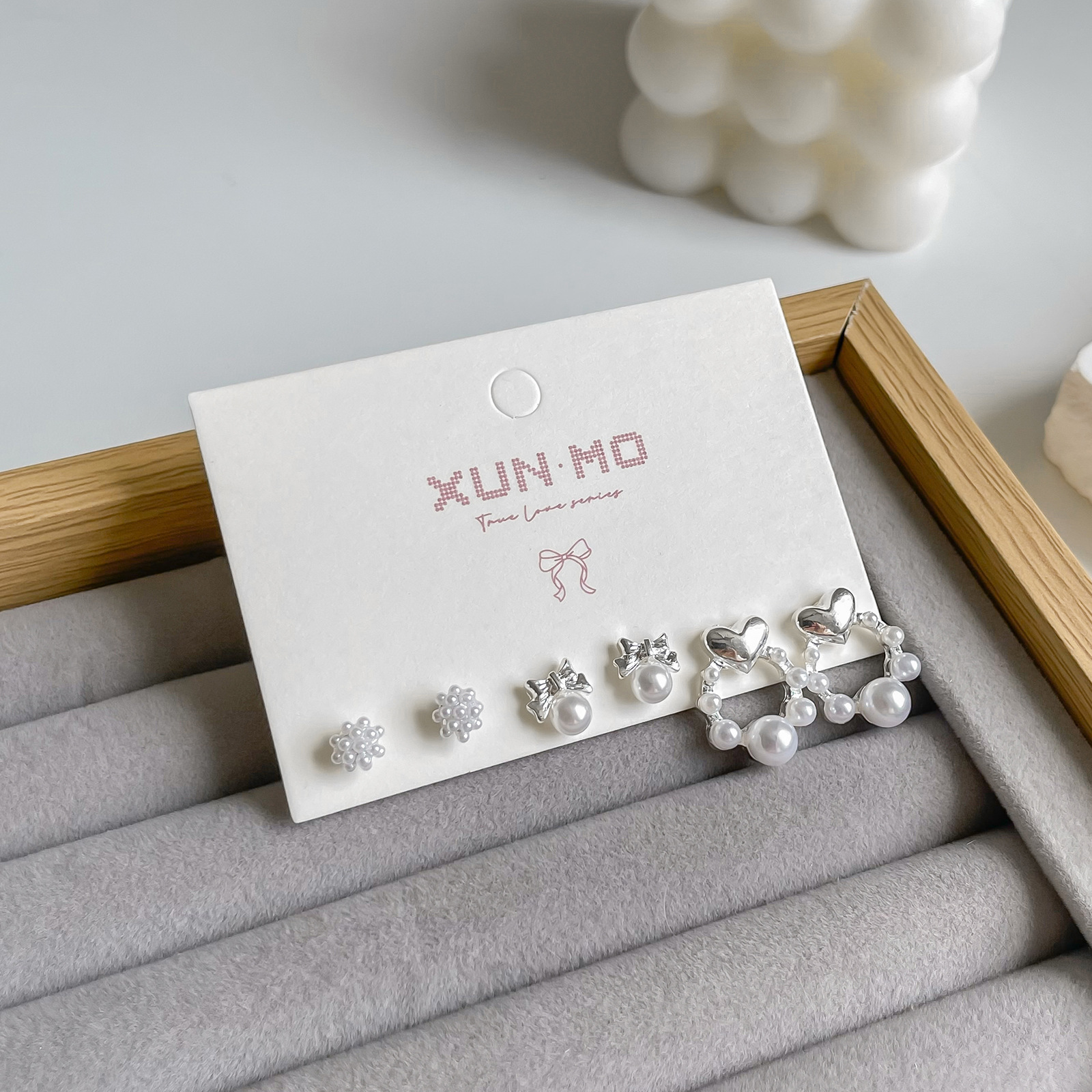 Juego de pendientes de aguja plateados, sencillos y compactos para mujer, pendientes geométricos en forma de corazón, bonitos, dulces y versátiles, venta al por mayor para puestos de mercado