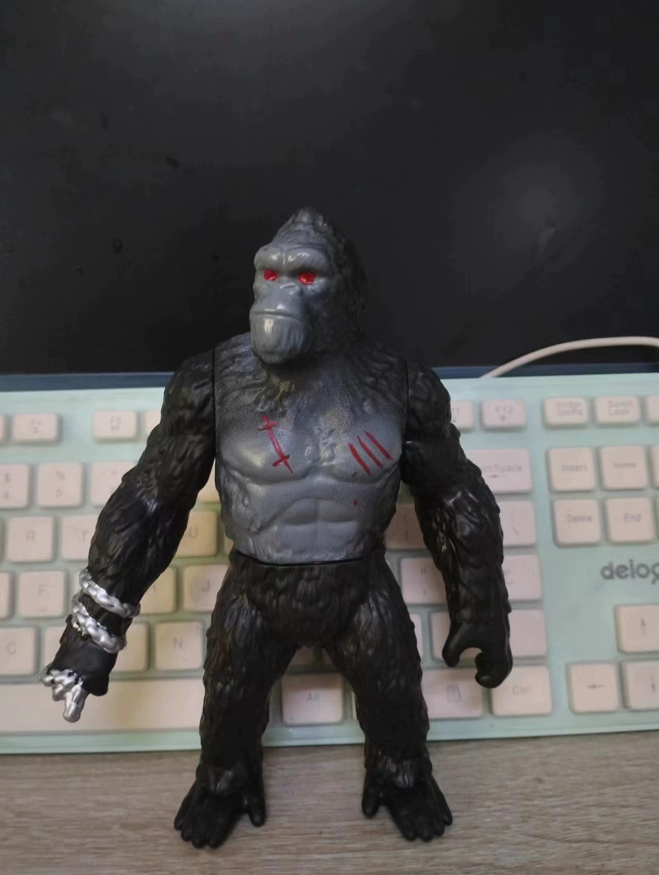 大型モンスタービニールソフトラバーウルトラマンモンスターおもちゃ男の子子供のおもちゃ夜市景勝地露店モンスター