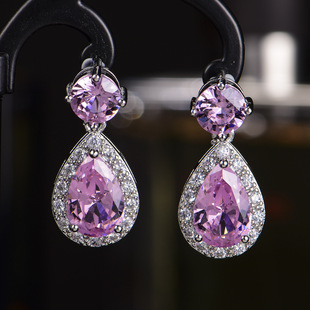 ��ƷȺ��ʯˮ���η���̭t�ʌ��r�ж���Ů ���|��ᔶ��Ʒ���l