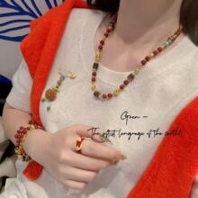 �͹��ϼt��觳�����tɫ��ë����@�וr�аٴ����e���|�@��Ů