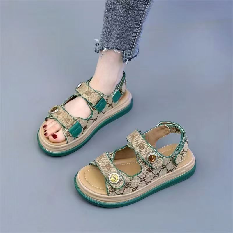 Zapatos de marca de código roto sandalias de viento fragrantes para mujeres 2026 verano nuevo antideslizante suave sandalias de playa casuales romanas