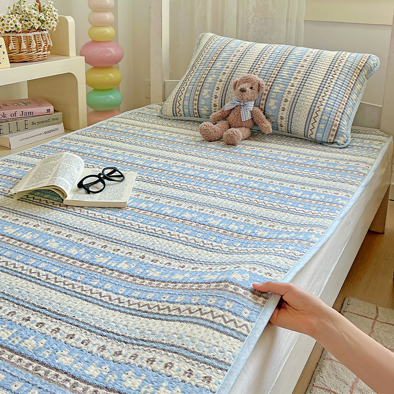 Fair isle blue 100% cotton filling all year roundneutral / Dormitory bed: 90*200 single mattress