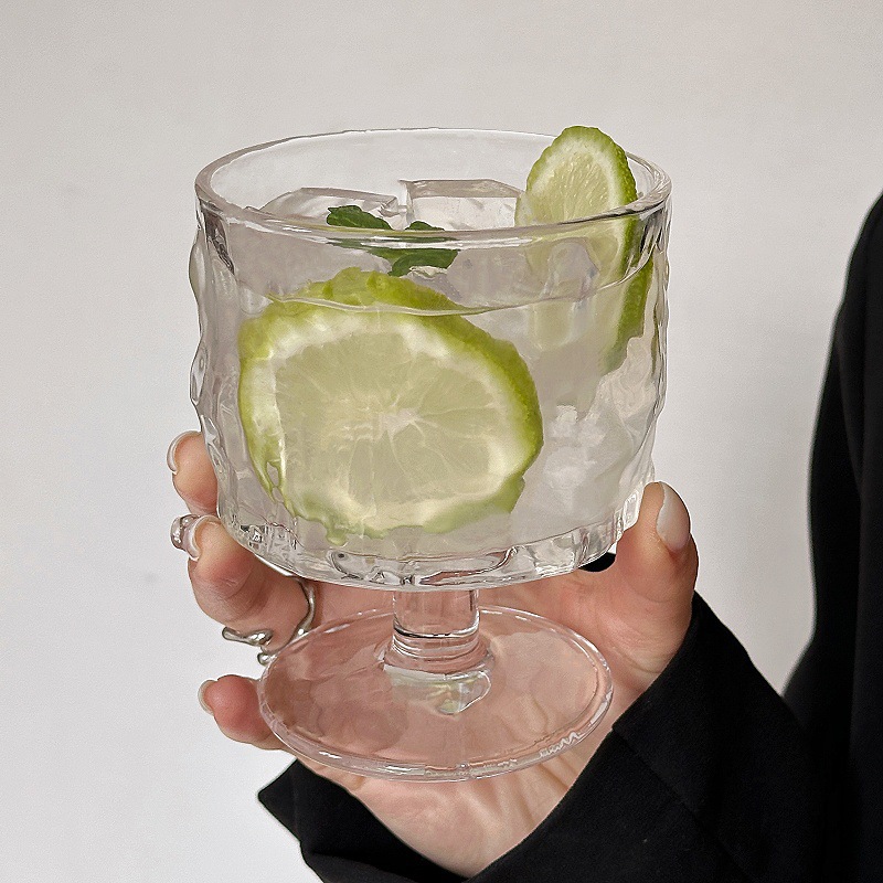 Nicho de diseño en relieve tazas de alto pie en el viento de alto valor de hielo tazas de café estadounidenses tazas de frutas tazas de té tazas de bebida tazas de vino