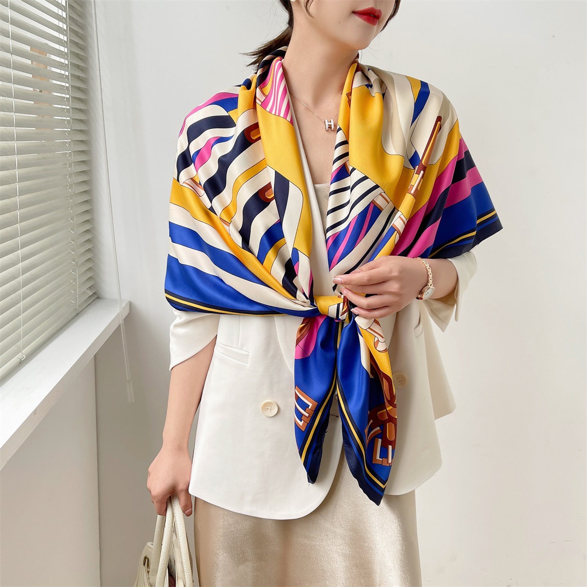 Women's Elegant Simple Style Plant Polyester Silk Scarf display picture 4