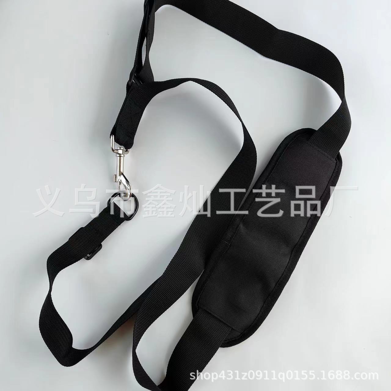 잔디 깎는 기계 어깨 끈