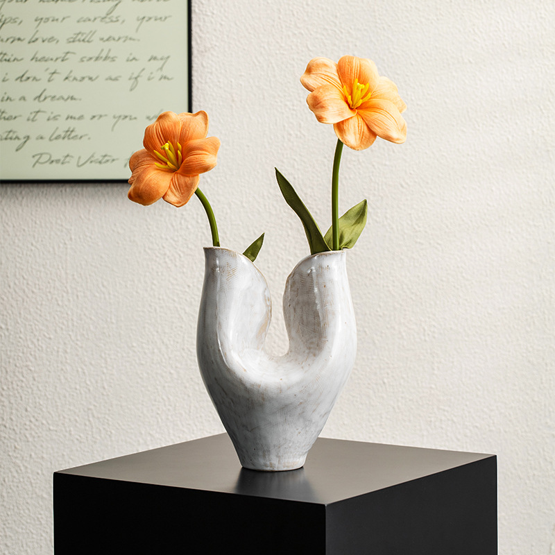 Nordisk keramisk blomvas minimalistisk vit heminredning konst_voghion.com