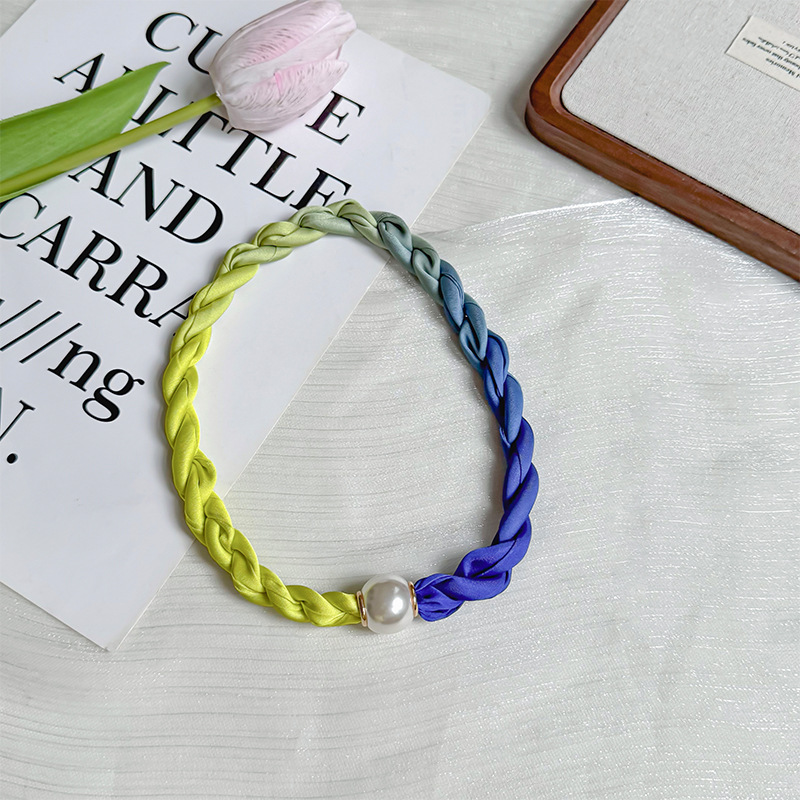 Collar de perlas de hebilla de atracción primavera y otoño verano decoración de cuello pequeña bufandas de mujer camisa de pañuelo de seda girada al por mayor