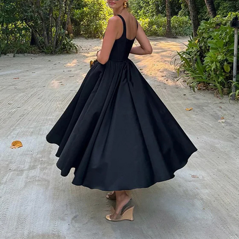 fashionable elegant black sexy evening dress sleevless