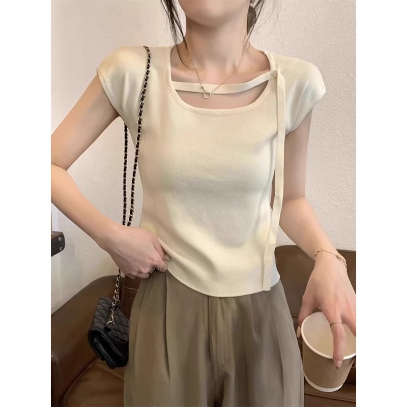 シックな夏フレンチスクエアカラーレースアップデザインニット半袖Tシャツホットガールショート薄手トップA3893|undefined