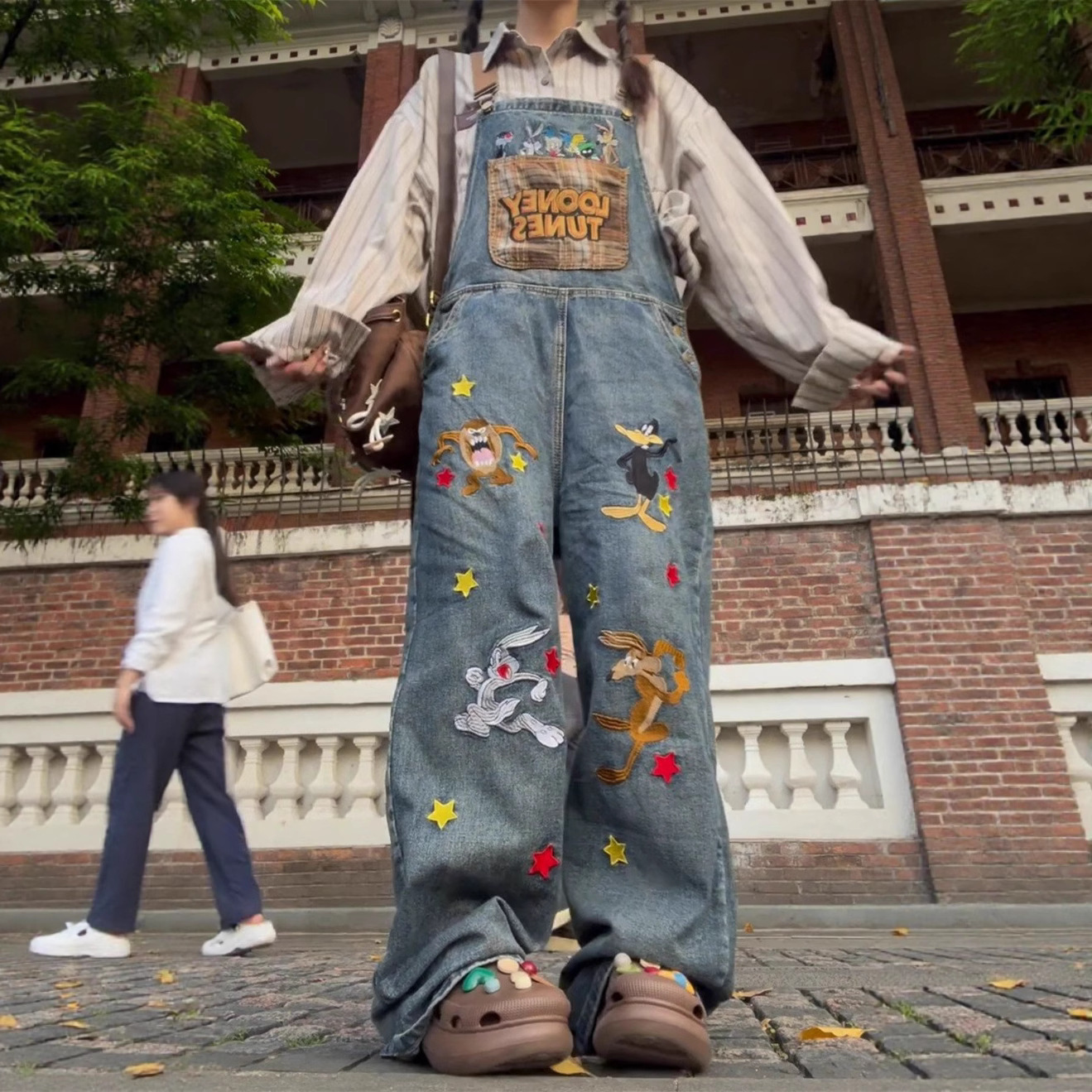 plus size American Style Retro Cartoon Heavy Embroidered Washed Denim Strap Pants Women's Autumn and Winter Niche Loose Pants