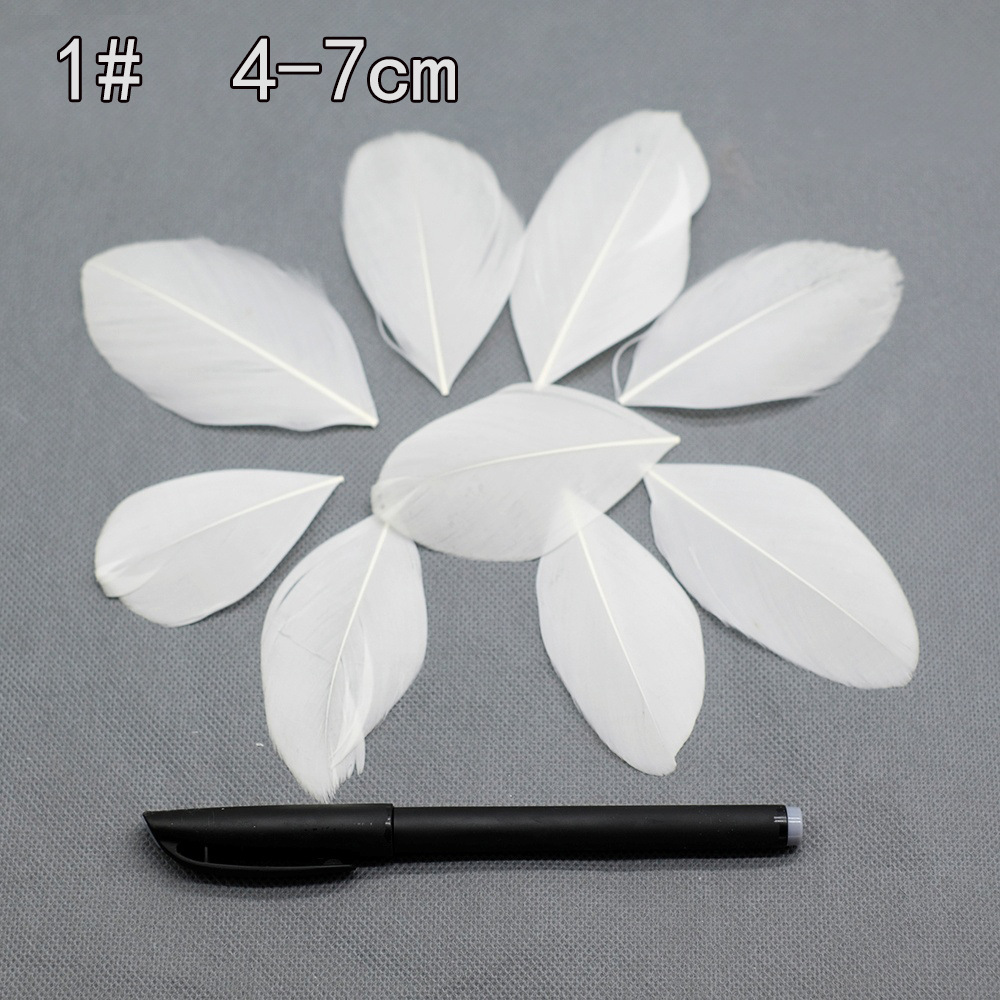 Colección de productos de plumas blancas al por mayor Accesorios de ropa de plumas hechos a mano de bricolaje Accesorios de plumas de ganso Material de plumas de pavo