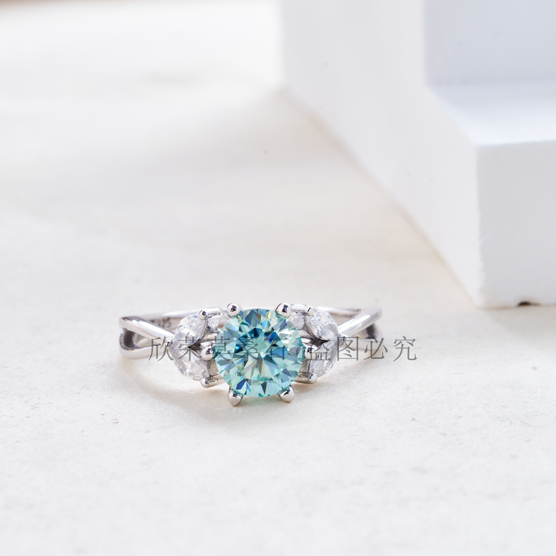 Nuevo anillo de plata esterlina 925 mujer platino platino anillo de bodas flor caliente 1 quilate anillo de diamante de mosaico