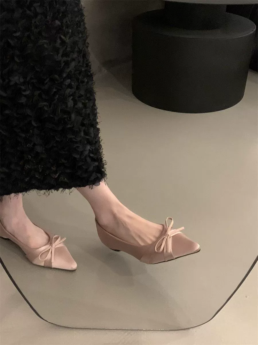 Нежные одиночные туфли Вечерние туфли осень и зима 2024 новая мода дикая мода с заостренной атласной юбкой женская обувь