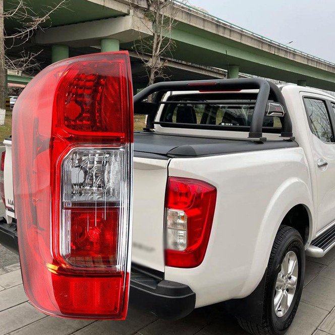Aplicable a 19 Zhengzhou Nissan Navara luz trasera NAVARA NP300 luz de freno Lumen 6 luz trasera