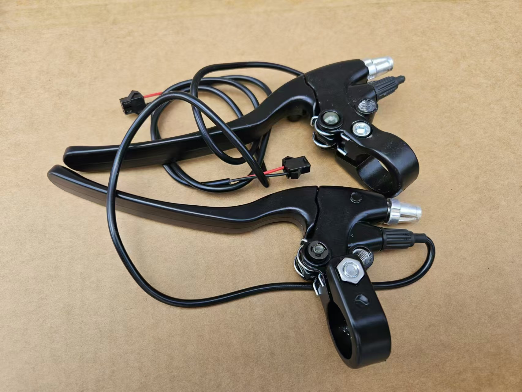 2024 Electric Scooter Brake Handle with Rearview Mirror, 8-Mile Range Brake Handle with Power-Off Function for Factory Use, Foreign Trade, 2-Wheel Electric Motorcycle