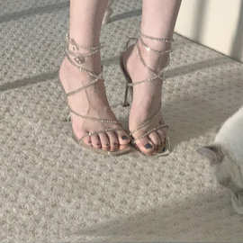 9号鞋坊除了好看一无是处的水钻高跟凉鞋罗马绑带露趾透明高跟鞋