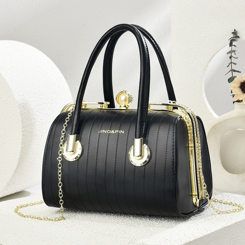Cross-Border Dinner Bag with Diamonds, New Fashion Women's Bag, High-Quality Bag, Versatile Large-Capacity Atmospheric Clip Handbag Cross-Border Dinner Bag with Diamonds, New Fashion Women's Bag, High-Quality Bag, Versatile Large-Capacity Atmospheric Clip Handbag