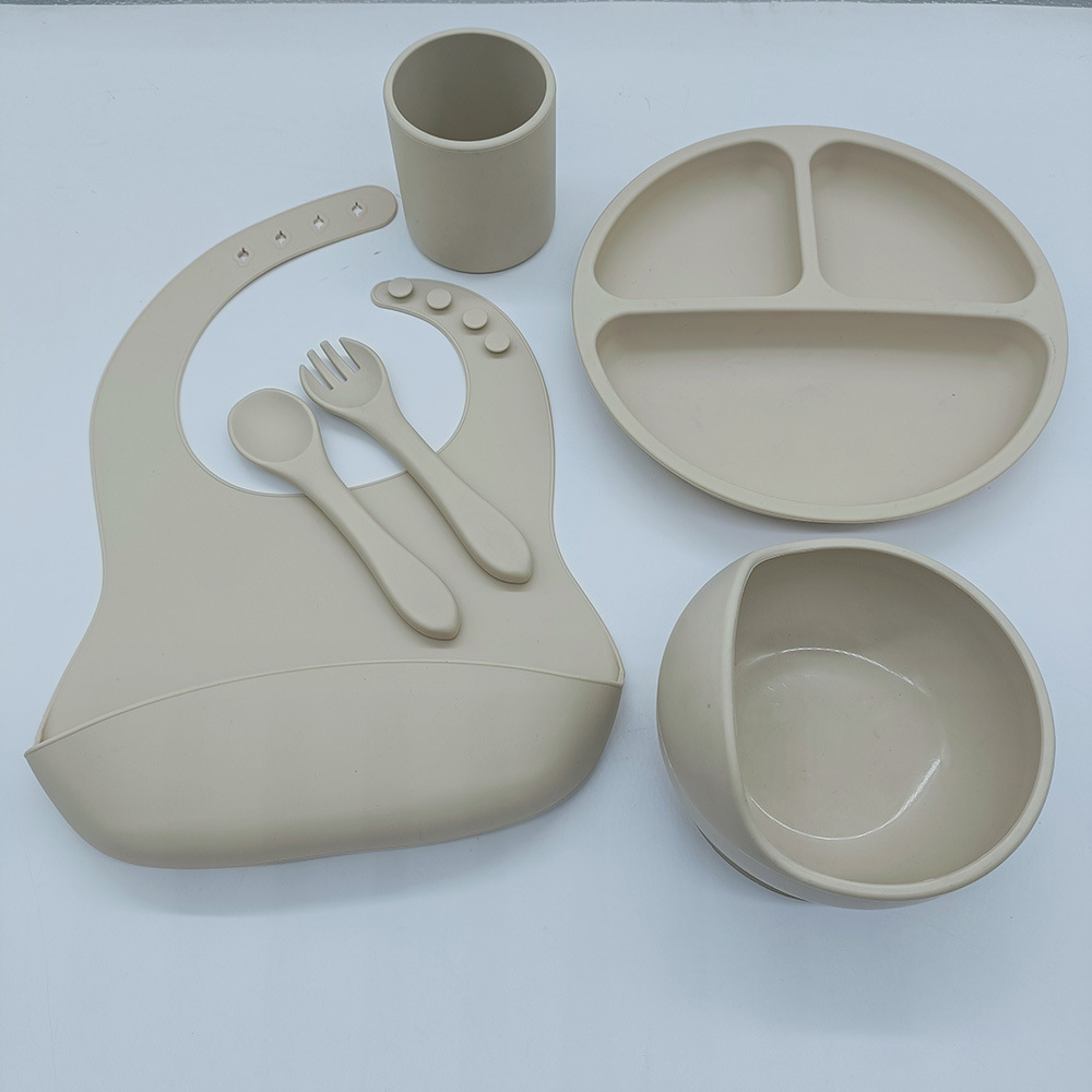 90克锁边围兜+直筒杯+圆形餐盘+蜗牛碗1喂养套装