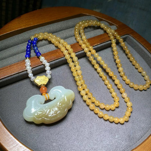 Jin Yutang Xinjiang Hetian Jade Carved Xiangyun Lock Texture Delicate Warm Fragrance Carved for Years