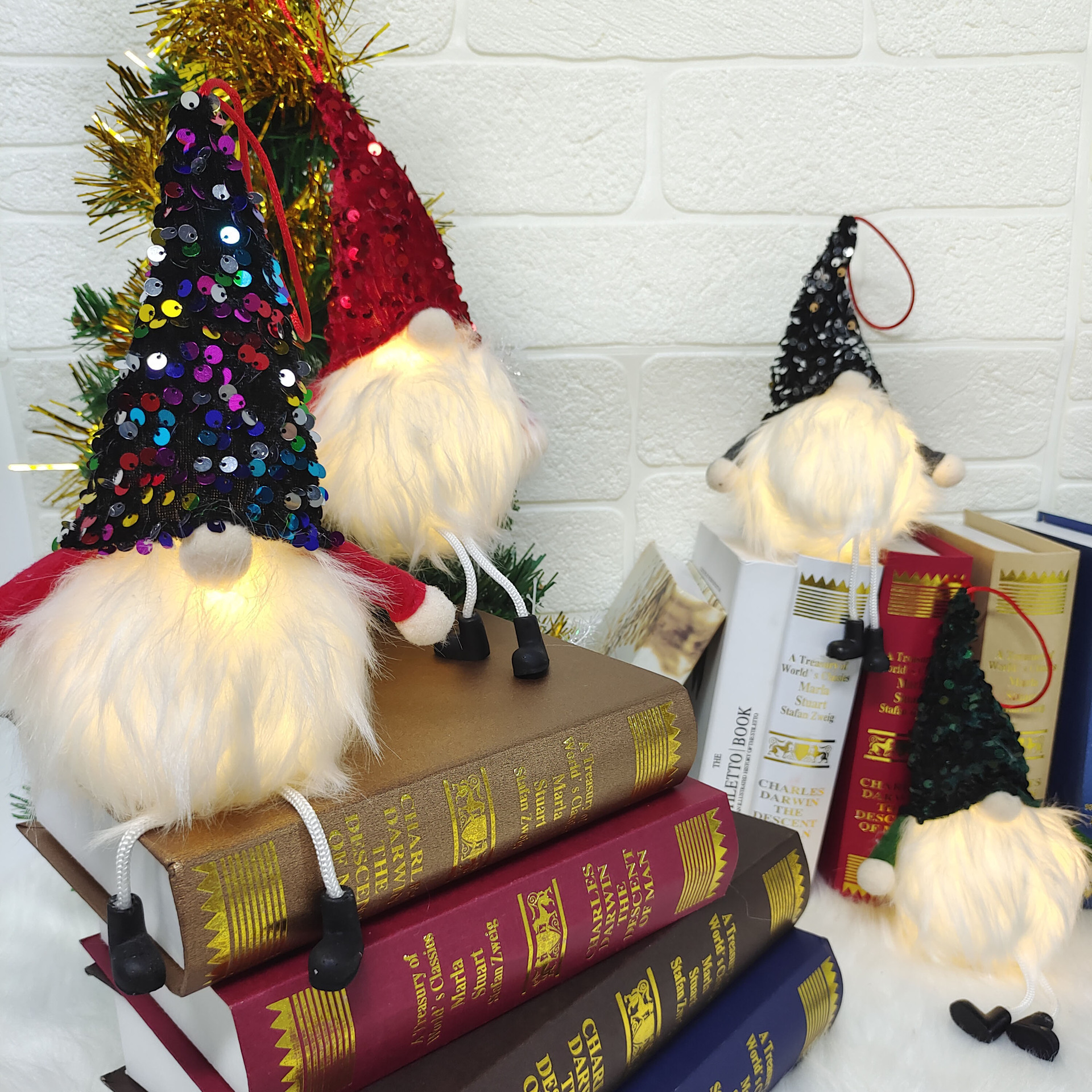 Nueva Navidad de la pierna larga muñeca sin rostro muñeca colgante con luz que emite la muñeca perlas sombrero enano bosque hombre