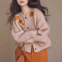2025秋冬新款设计感立体花朵毛衣外套女宽松温柔甜美针织衫