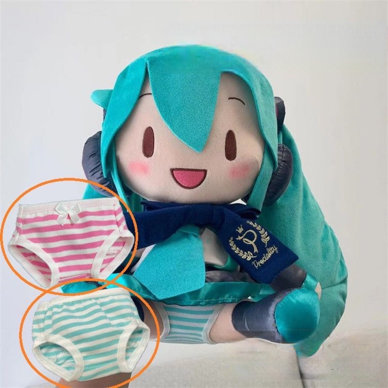 初音未来fufu蓝色胖次内裤毛绒玩偶公仔二次元动漫防尘耐脏-阿里巴巴