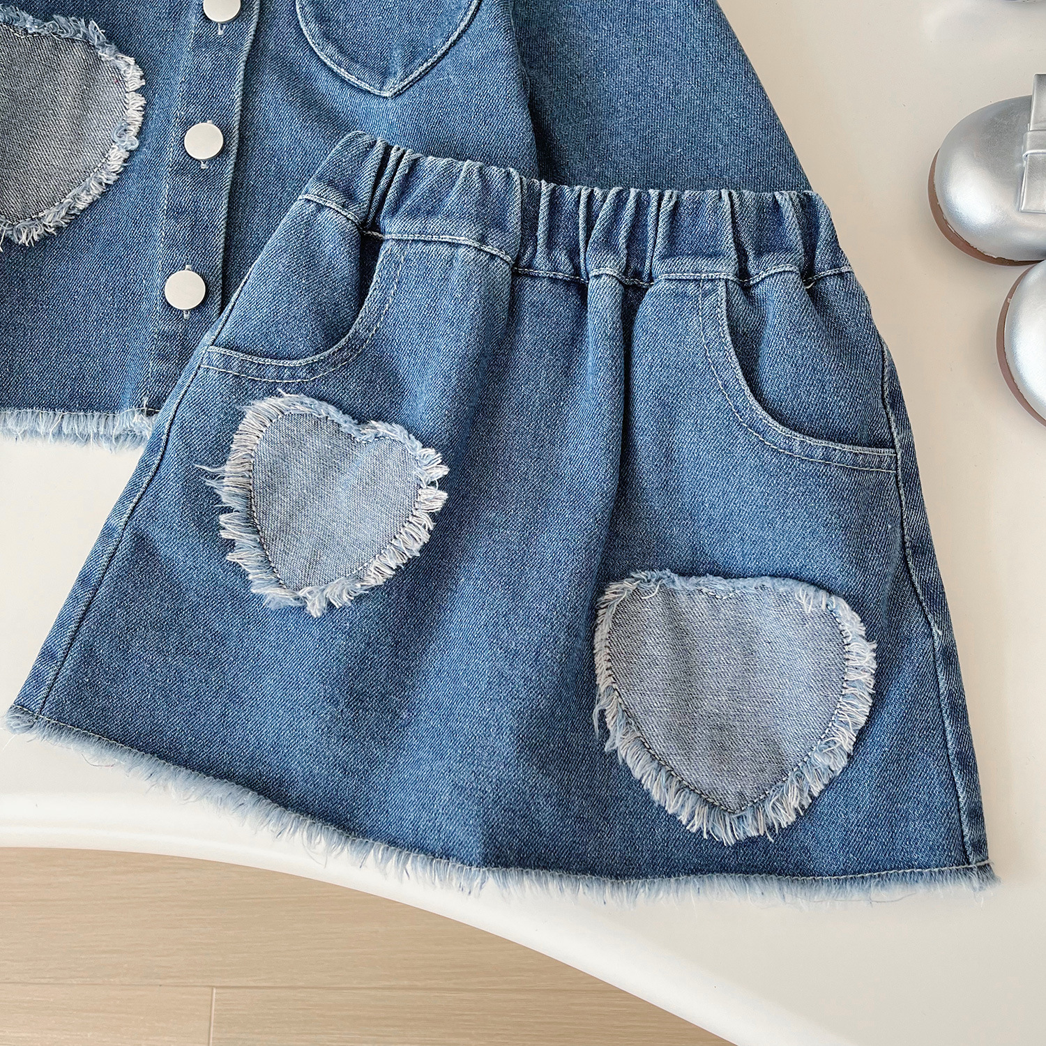 2024 autumn new Korean version girls' patchwork love skirt set, baby long sleeved socialite denim 67387_voghion.com