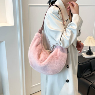 2025�ﶬ��ëë��Ƥ�ݰ��¿����e��Ӱ����s�������μ�б���Ů��