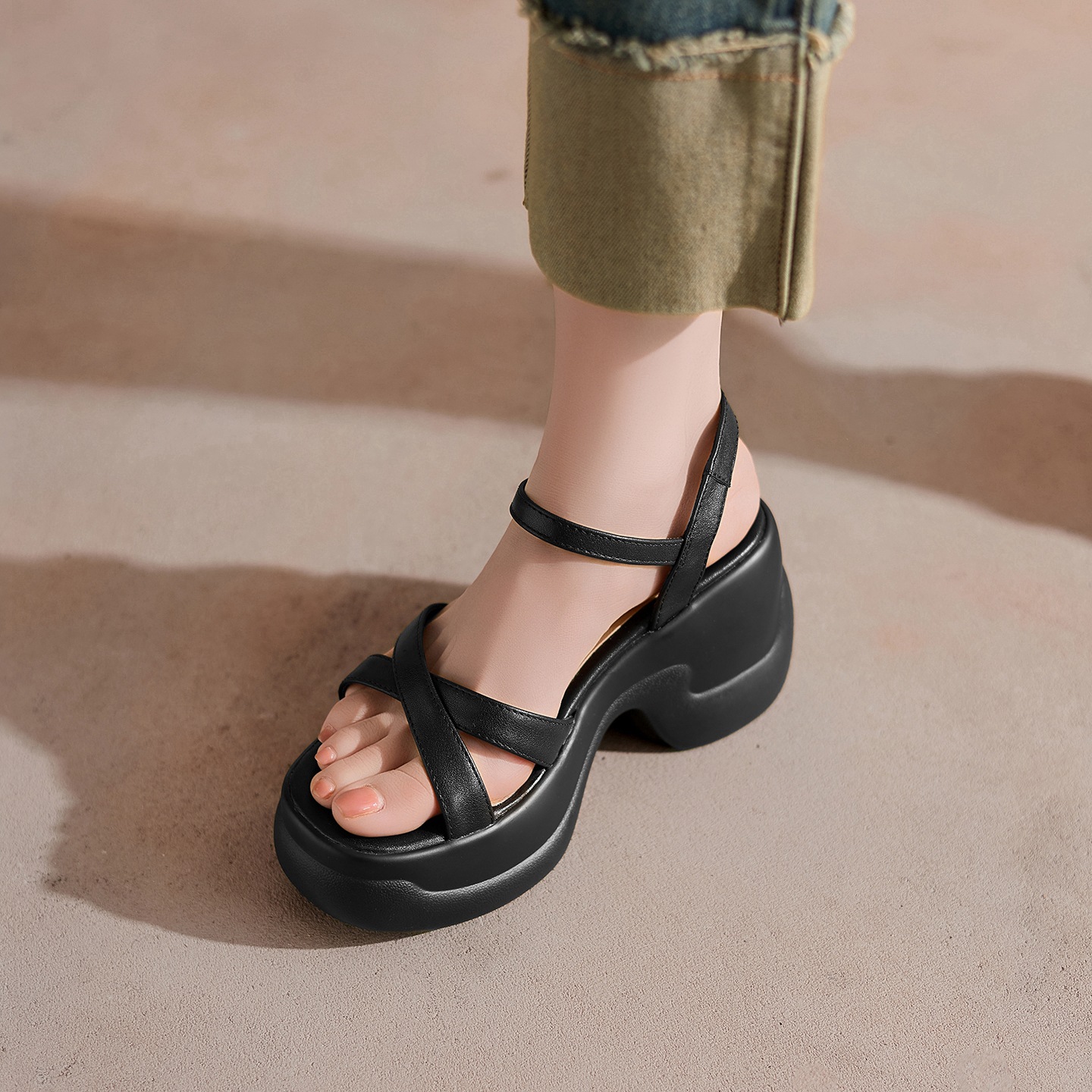 Sandal cao gót nữ hở mũi đế xuồng da bò, quai ngang đi làm — đen