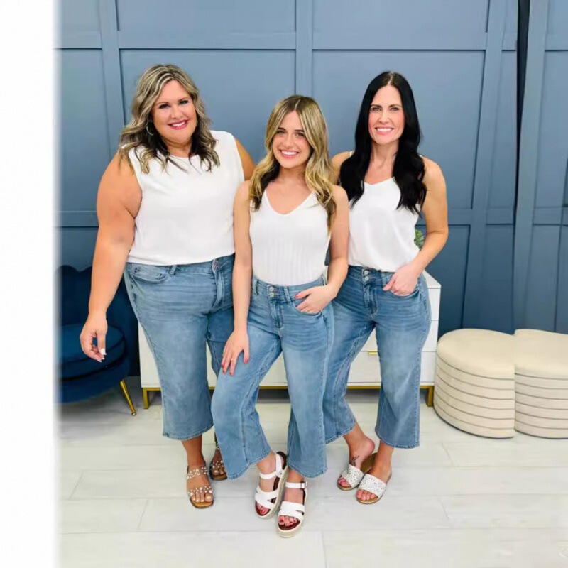 Judy Blue REG/CURVY Play It Cool Wide Leg Cropped Jeans Judy Blue REG/CURVY Play It Cool Wide Leg Cropped Jeans