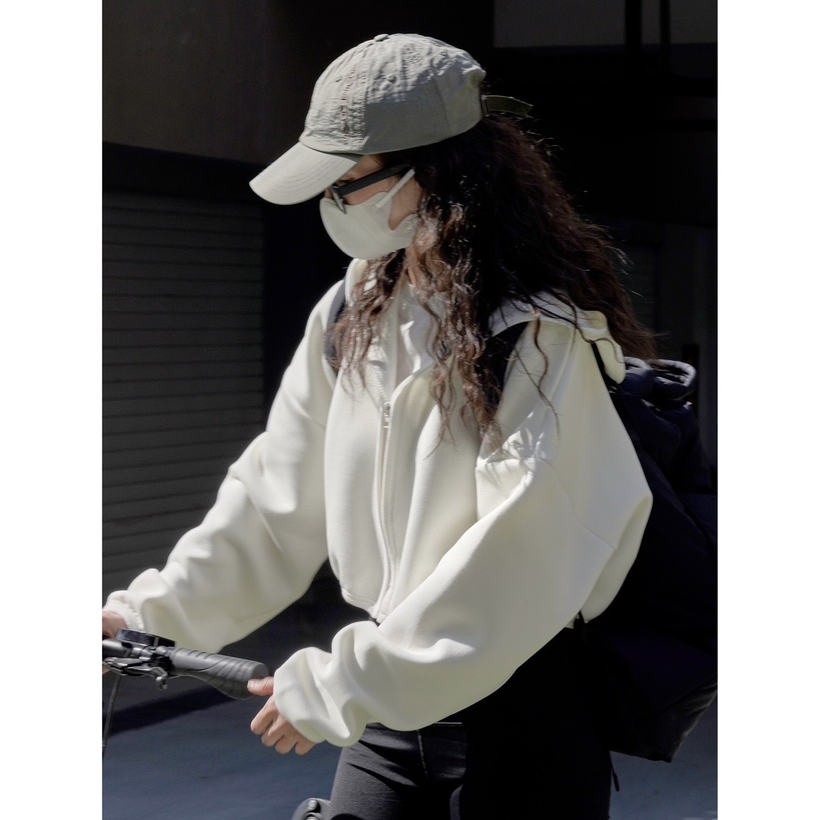 Louvre Spring New Korean Style Casual Sporty High-Waisted Short Hooded Sweatshirt Loose Fit Slimming Solid Color Top for Women