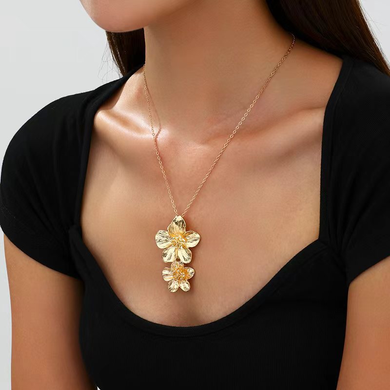 Europa y los Estados Unidos moda transfronteriza venta caliente flor simple personalidad universal mujer raqueta de calle conjunto de decoración joyas de moda