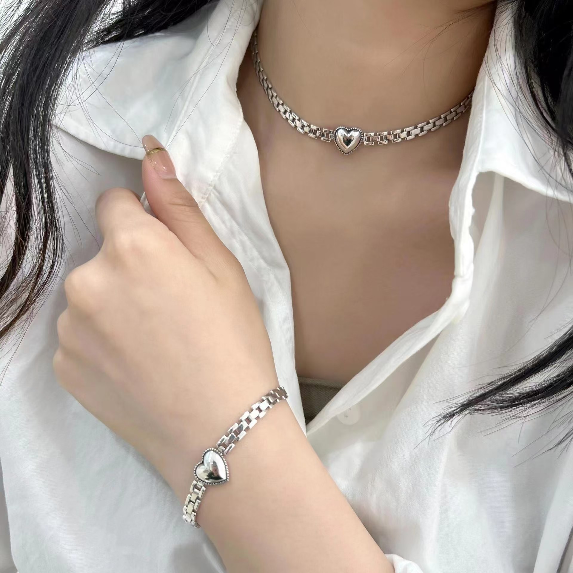 Good-looking South Korea New Titanium Steel Love Strap Bracelet Women's Fashion All-match Thick Chain Light Luxury Niche Design Sense