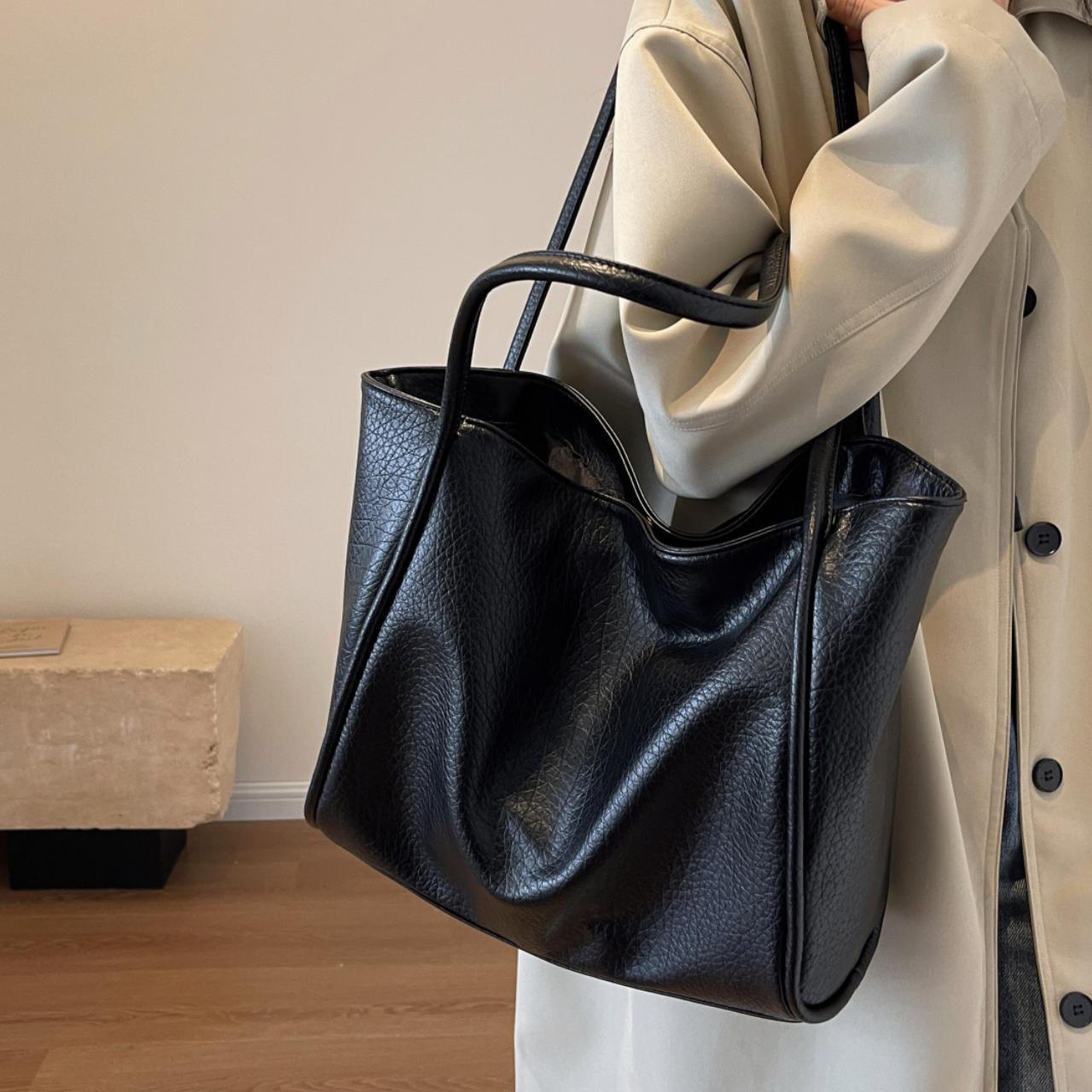 Premium texture versatile women's bag 2023 new fashionable large-capacity commuter bag tote bag_voghion.com
