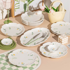 Set of Creamy Decorative Tableware for Home Use, with Relief Patterns, Fresh and High-Quality, 2023 New Style